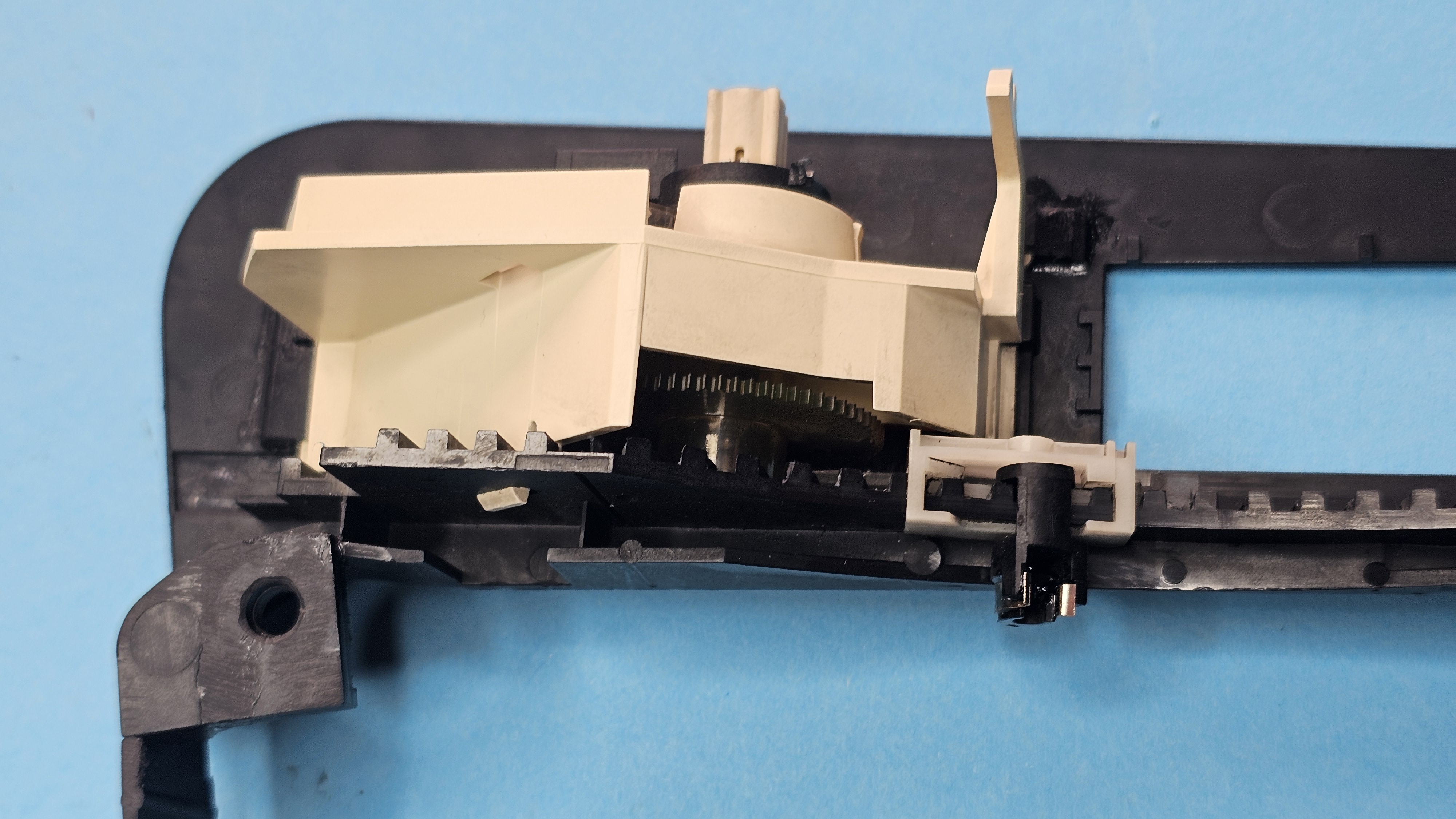 Neu aufgebaute Wählhebelblende E31 *gebrauchtTeil*