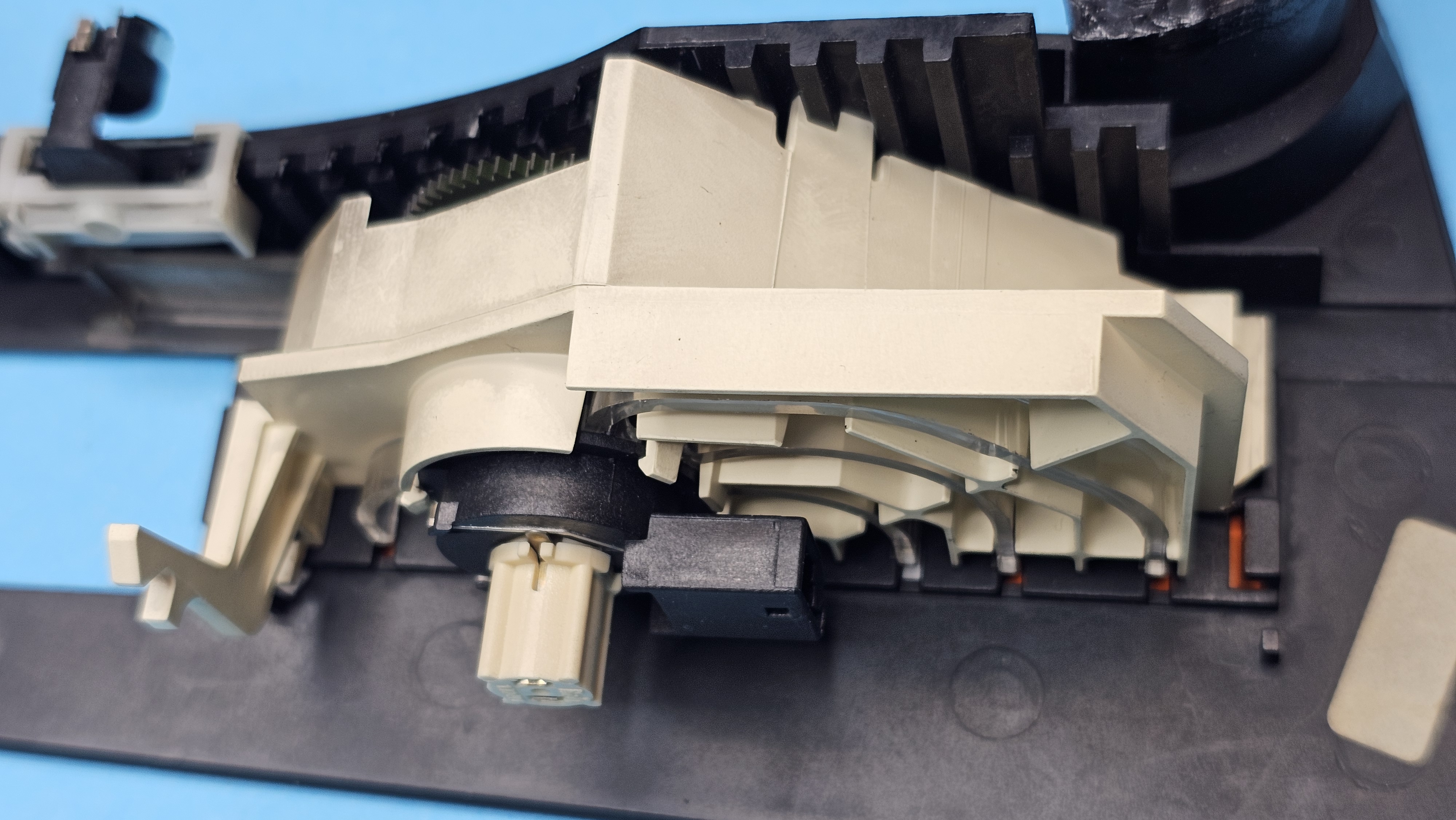 Neu aufgebaute Wählhebelblende E31 *gebrauchtTeil*